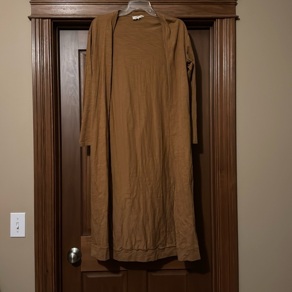 Camel colored Duster with pockets. Size small